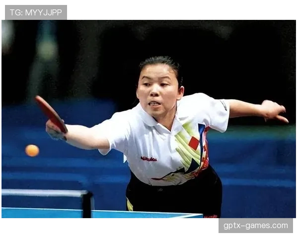 邓亚萍打球时像战士，私下居然这么爱逛街，不带一点架子？